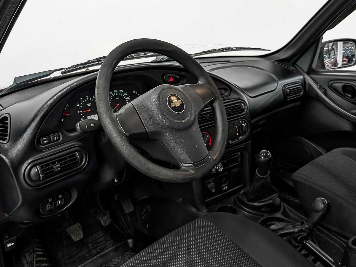 Chevrolet Niva б/у, 2015, Механическая. Фото: #13