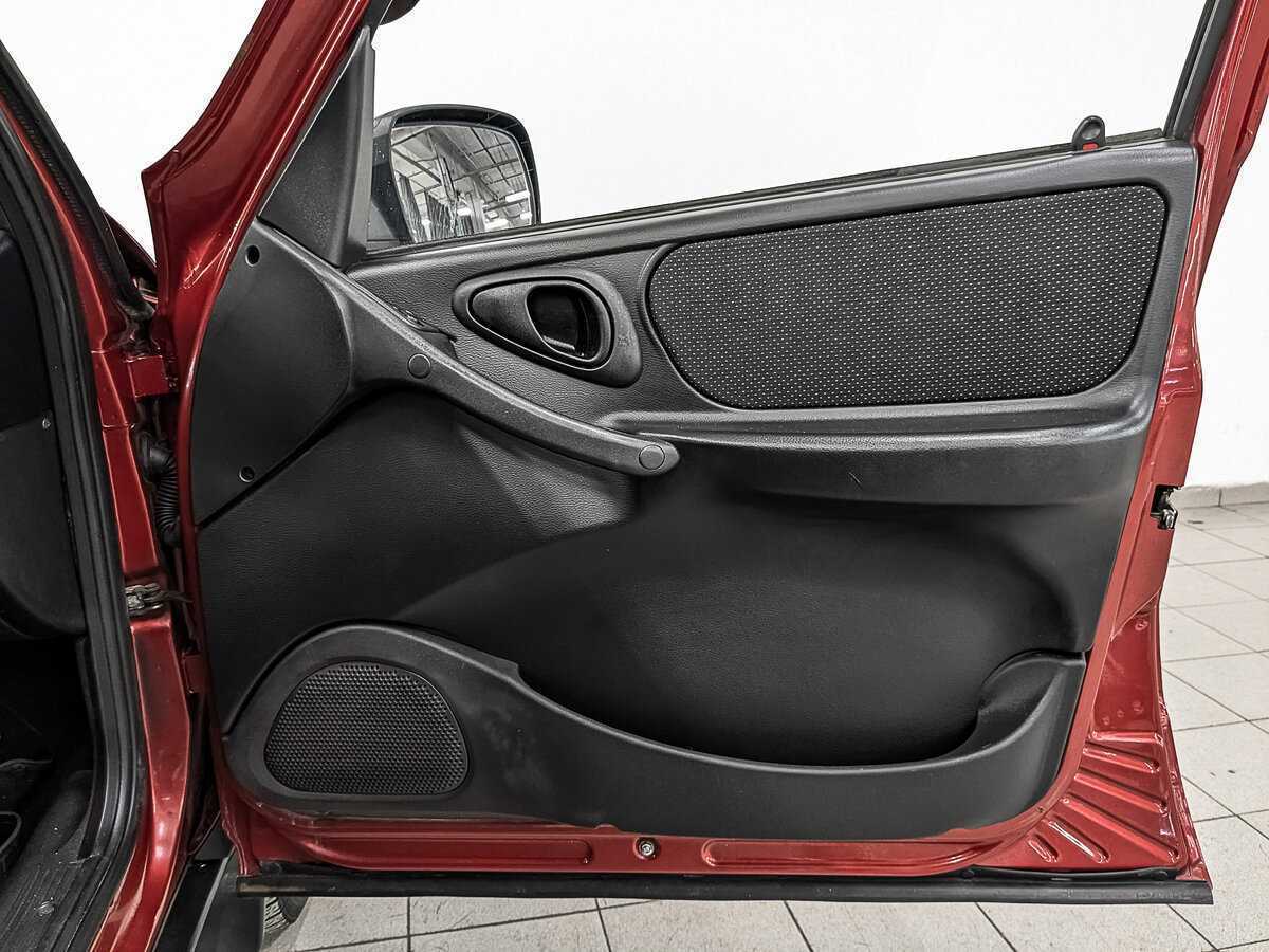 Chevrolet Niva б/у, 2015, Механическая. Фото: #23