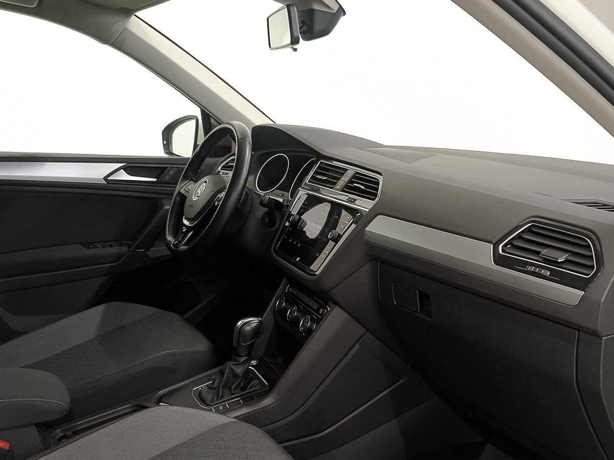 Volkswagen Tiguan б/у, 2020, Роботизированная. Фото: #12