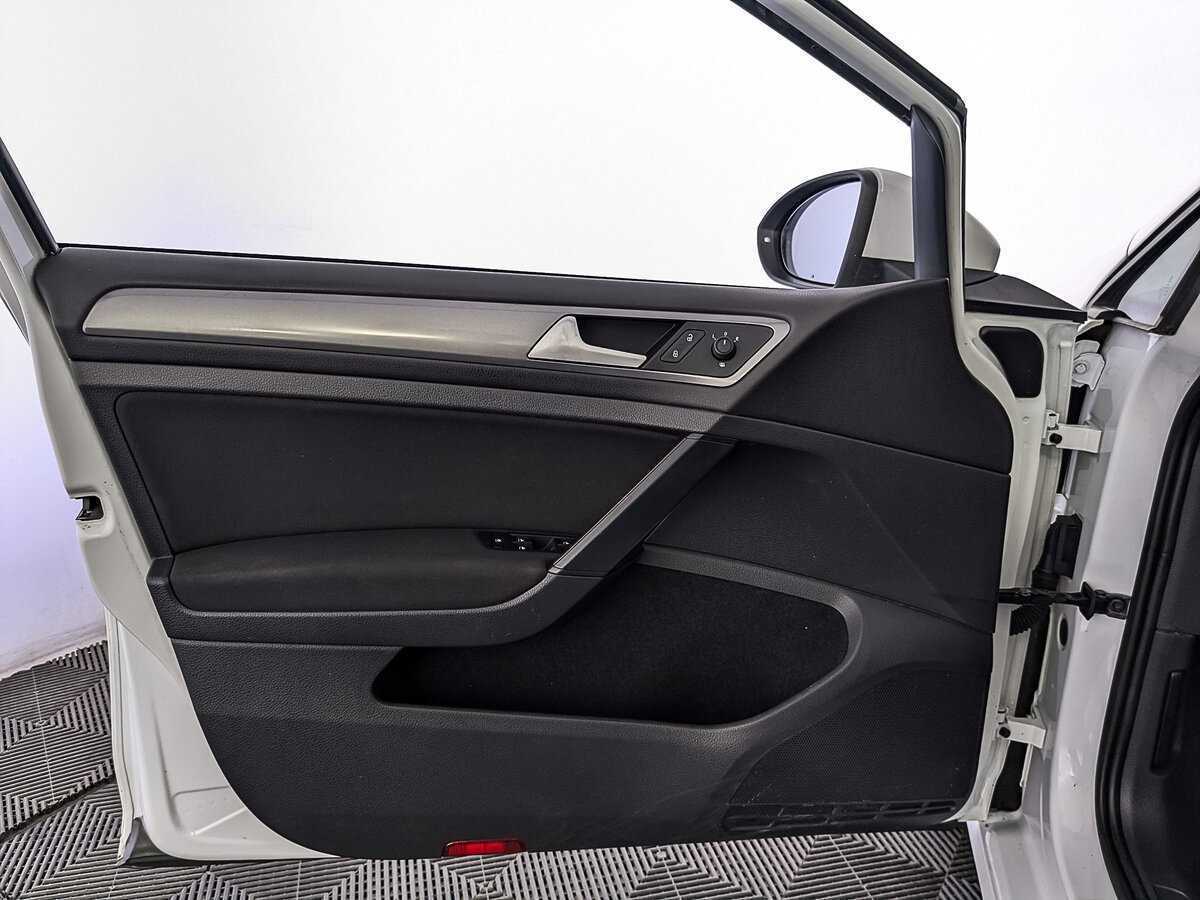 Volkswagen Golf б/у, 2014, Механическая. Фото: #18