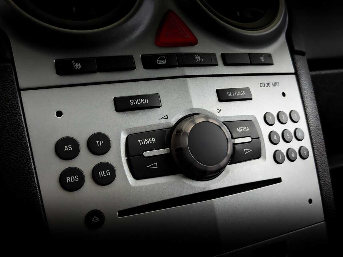 Опель Корса б/у, 2013, Роботизированная. Фото: #25