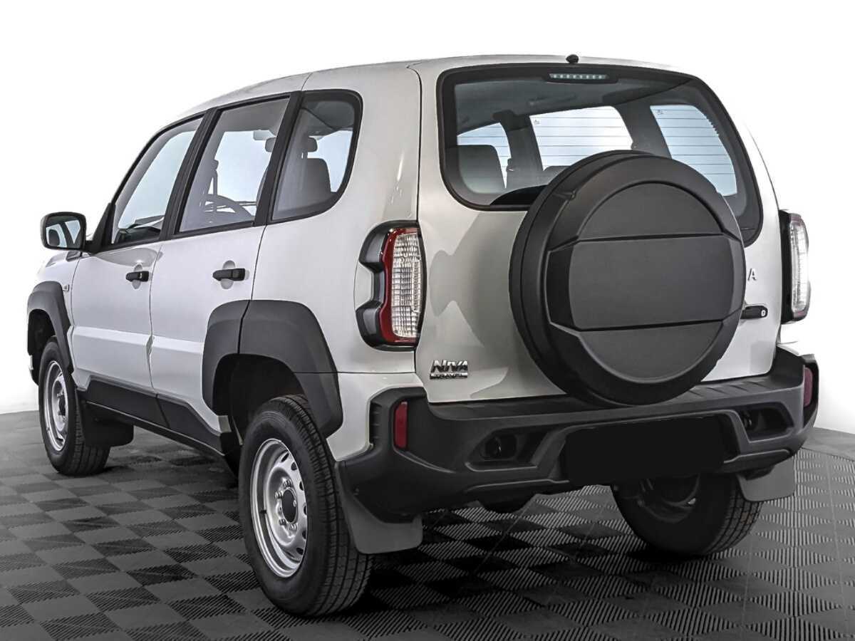 Lada (ВАЗ) Niva б/у, 2024, Механическая. Фото: #6