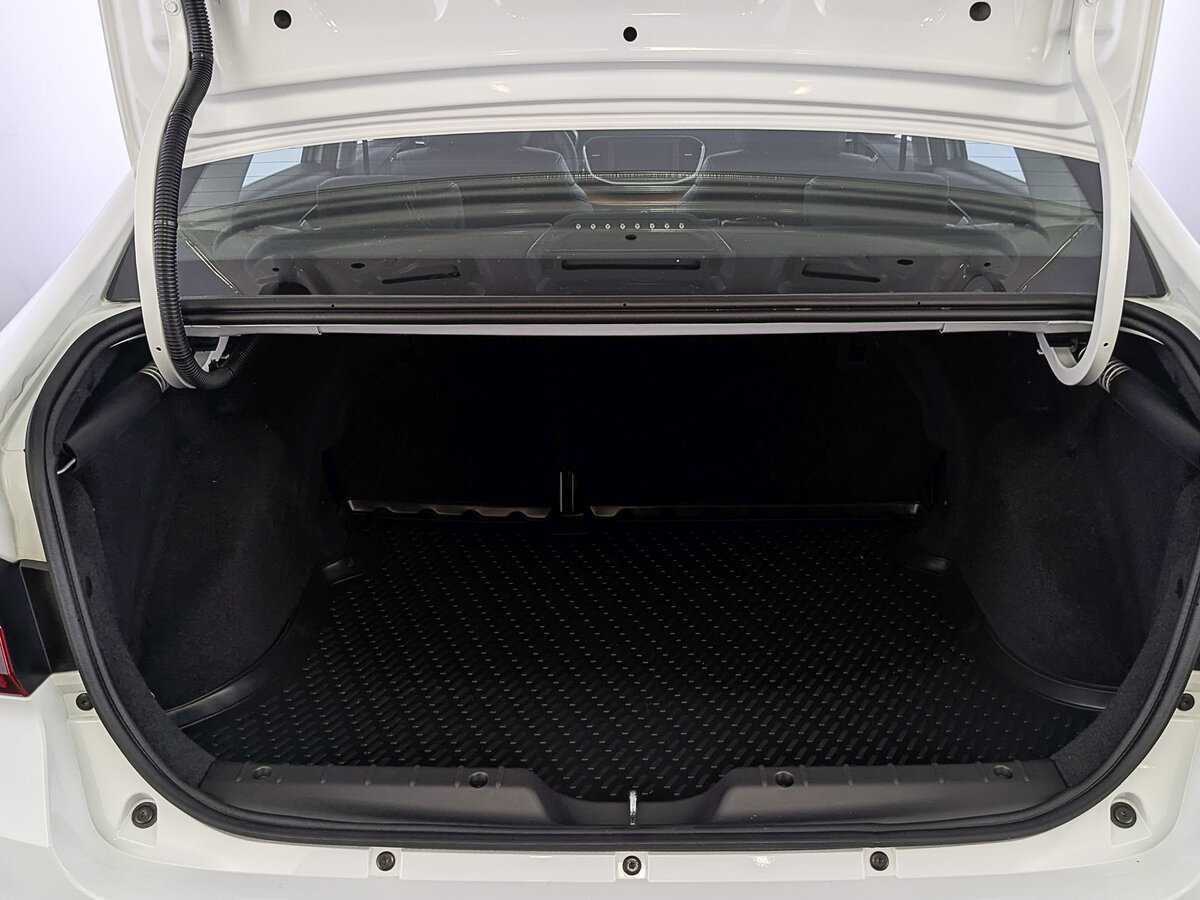 Lada (ВАЗ) Vesta б/у, 2024, Механическая. Фото: #9