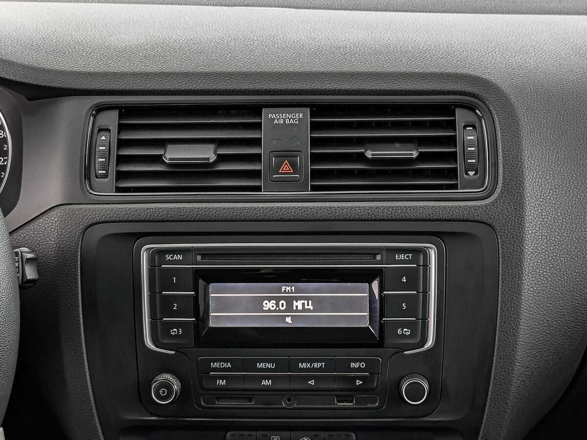 Volkswagen Jetta б/у, 2016, Механическая. Фото: #16