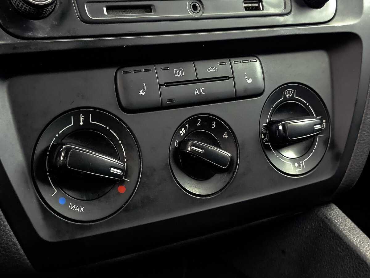 Volkswagen Jetta б/у, 2016, Механическая. Фото: #20