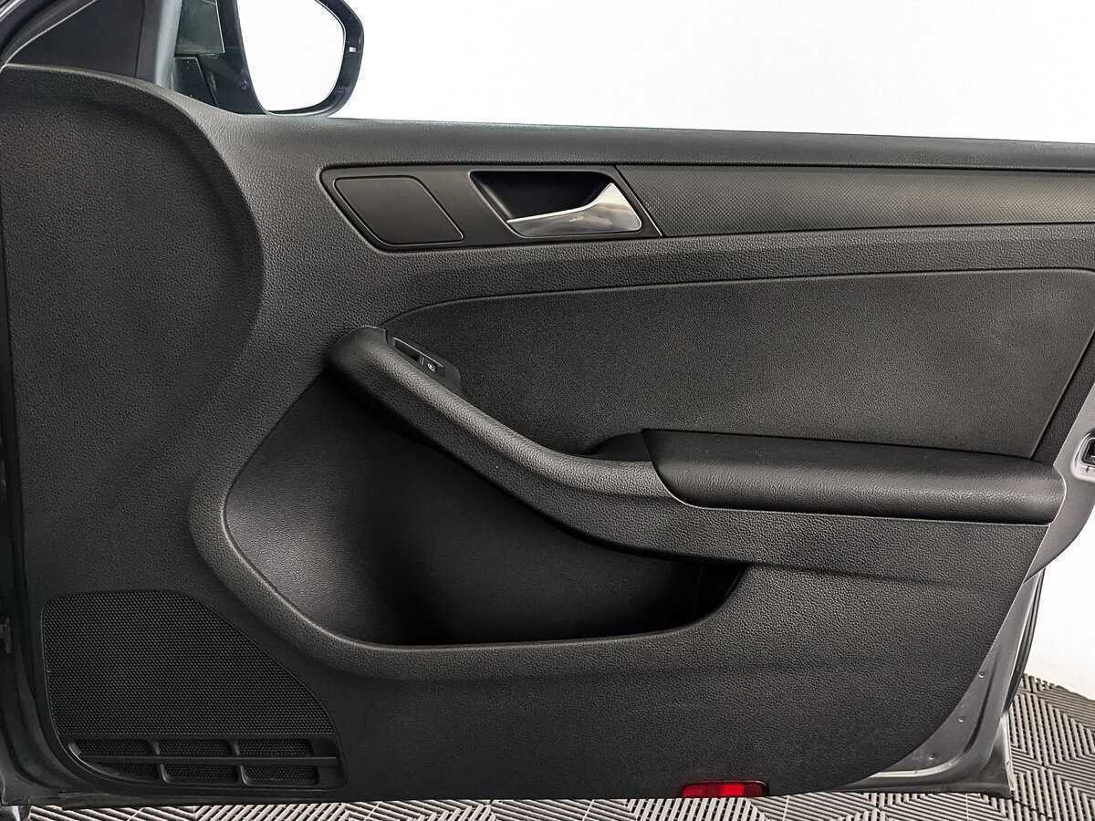 Volkswagen Jetta б/у, 2016, Механическая. Фото: #24