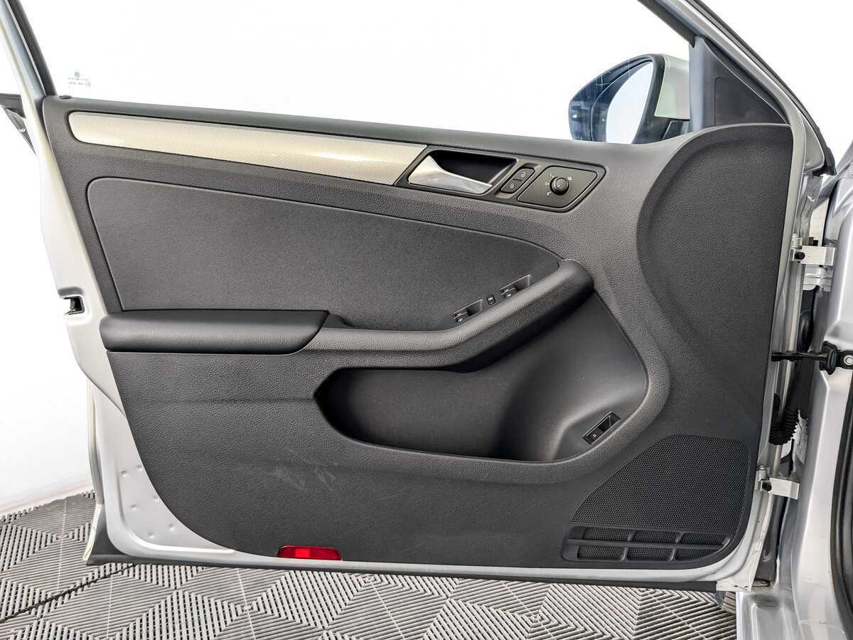 Volkswagen Jetta б/у, 2016, Роботизированная. Фото: #18