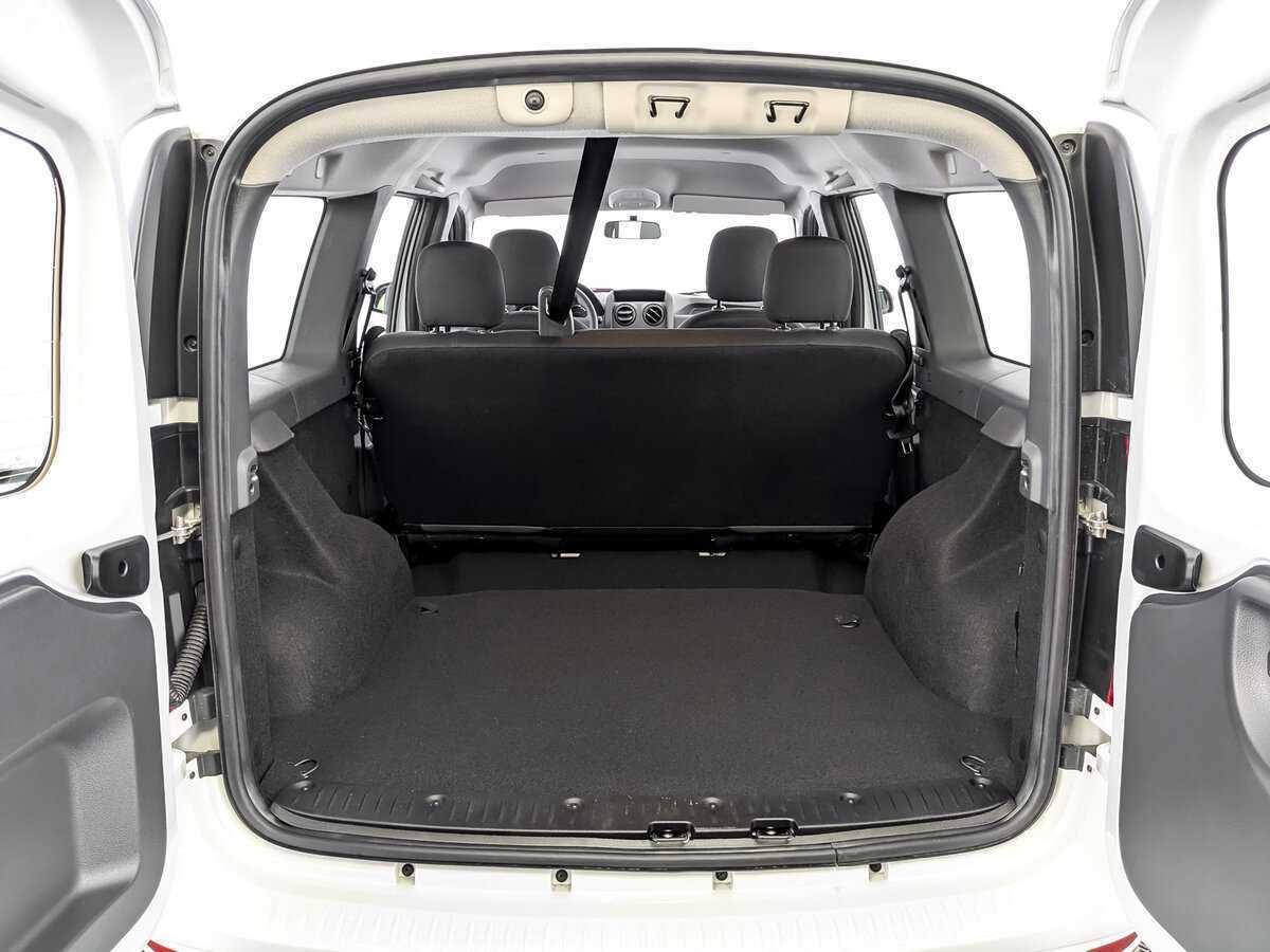 Lada (ВАЗ) Largus б/у, 2024, Механическая. Фото: #9