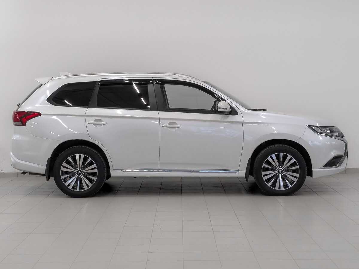 Mitsubishi Outlander б/у, 2022, Вариатор. Фото: #3