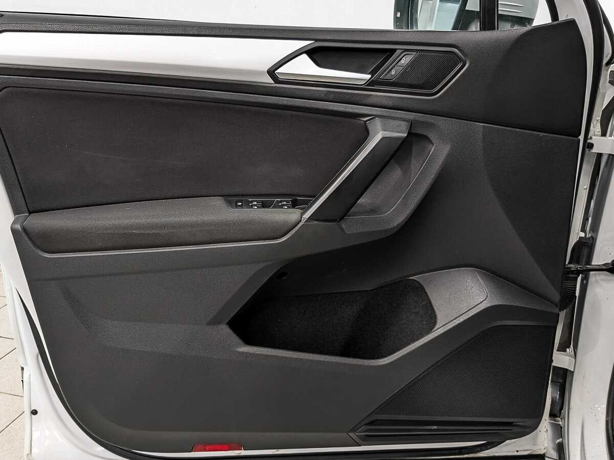 Volkswagen Tiguan б/у, 2021, Роботизированная. Фото: #18