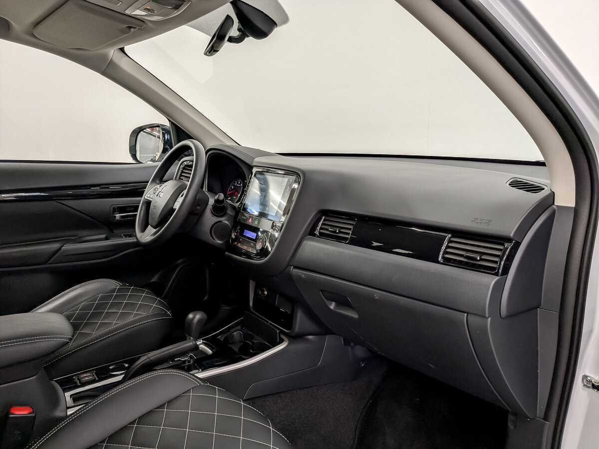 Митсубиши Оутлэндер б/у, 2022, Вариатор. Фото: #10