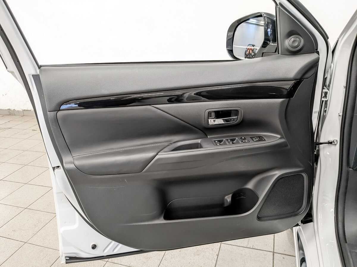 Митсубиши Оутлэндер б/у, 2022, Вариатор. Фото: #16