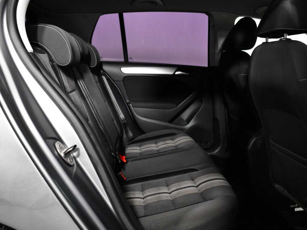 Volkswagen Golf б/у, 2012, Механическая. Фото: #9