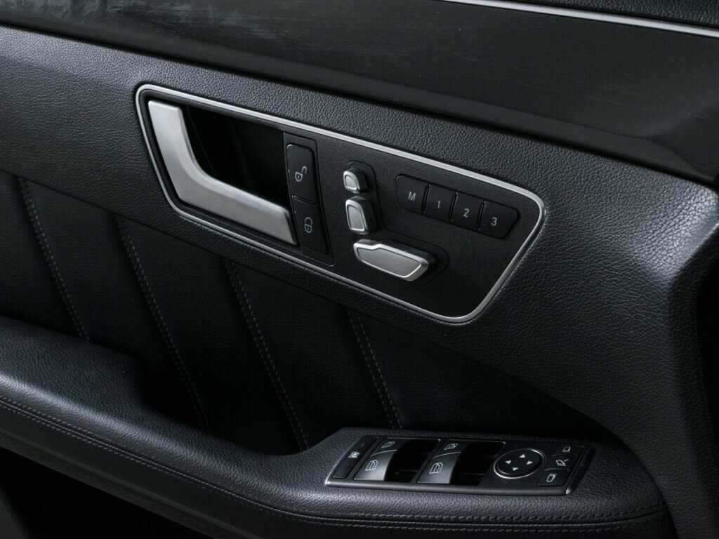 Мерседес-Бенц Е-Класс б/у, 2013, Автоматическая. Фото: #15