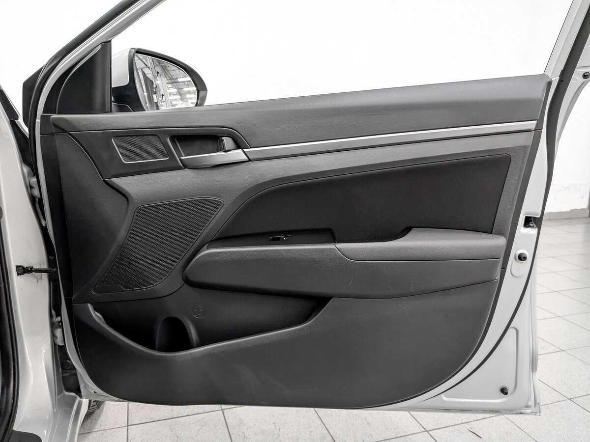 Hyundai Elantra б/у, 2017, Автоматическая. Фото: #21
