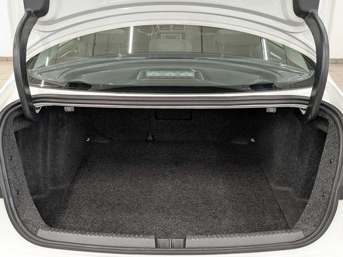 Volkswagen Jetta б/у, 2016, Автоматическая. Фото: #9