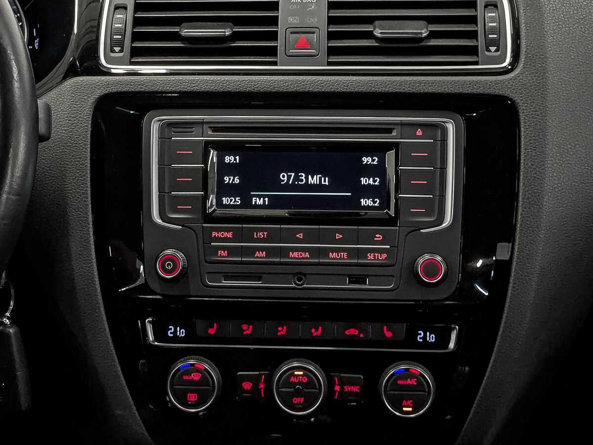 Volkswagen Jetta б/у, 2016, Автоматическая. Фото: #16