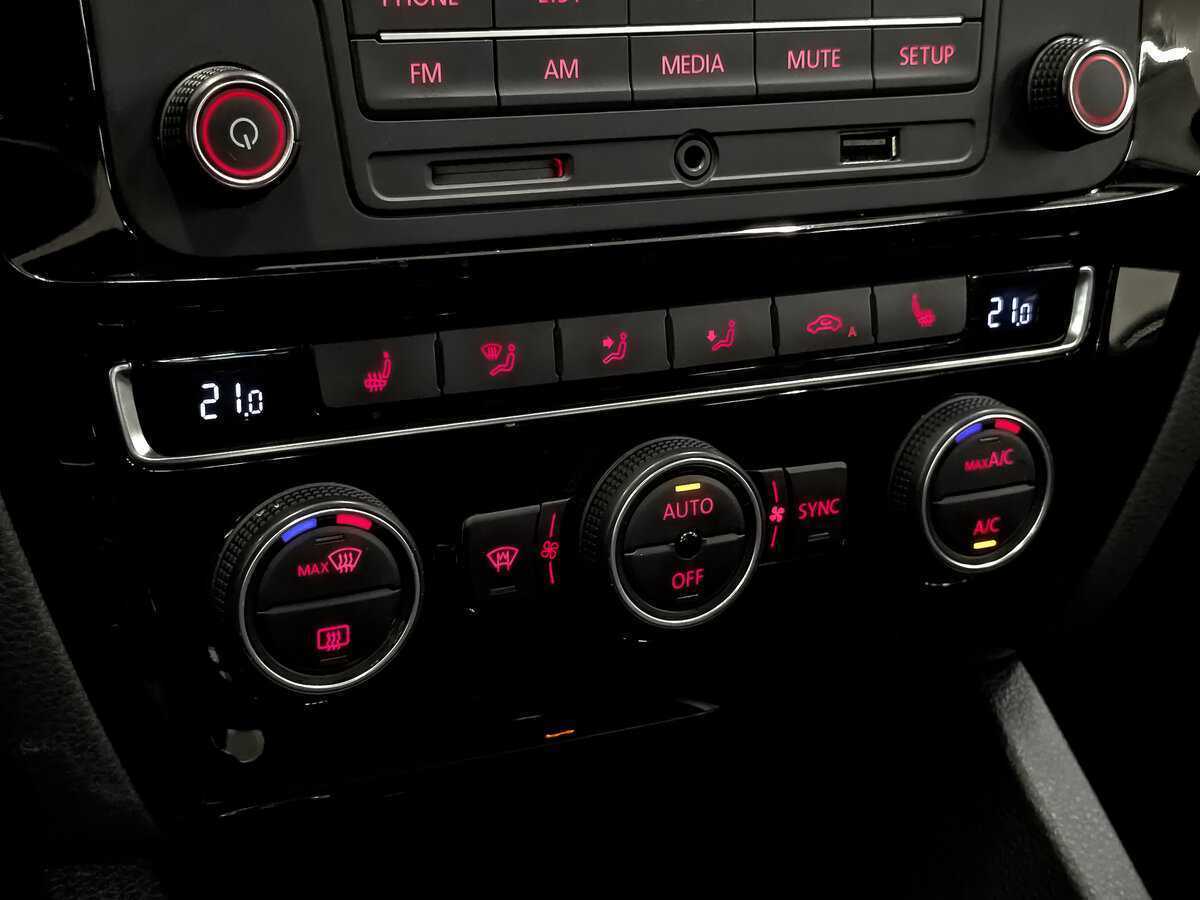 Volkswagen Jetta б/у, 2016, Автоматическая. Фото: #20