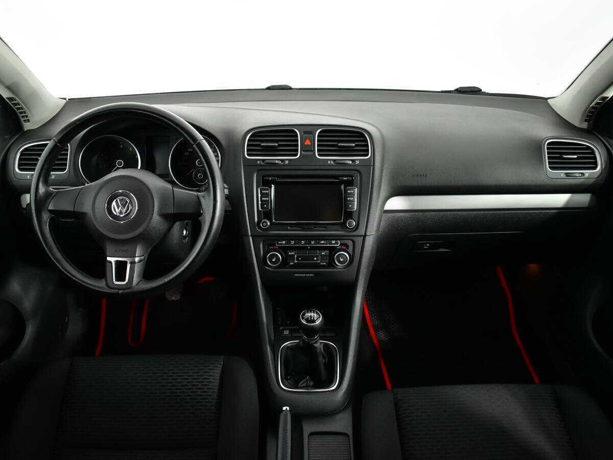 Volkswagen Golf б/у, 2012, Механическая. Фото: #11