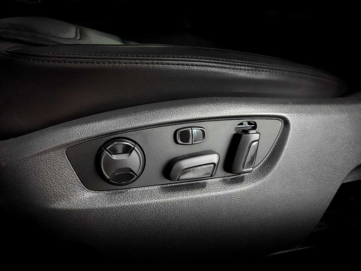 Volkswagen Touareg б/у, 2013, Автоматическая. Фото: #18