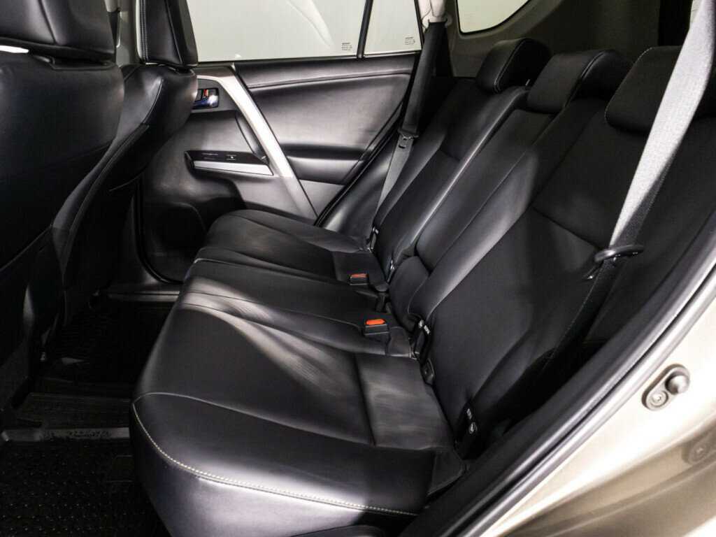 Тойота Рав4 б/у, 2017, Автоматическая. Фото: #9