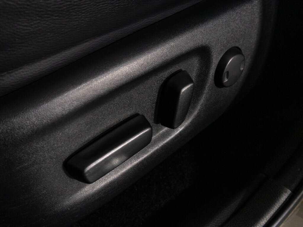 Тойота Рав4 б/у, 2017, Автоматическая. Фото: #16