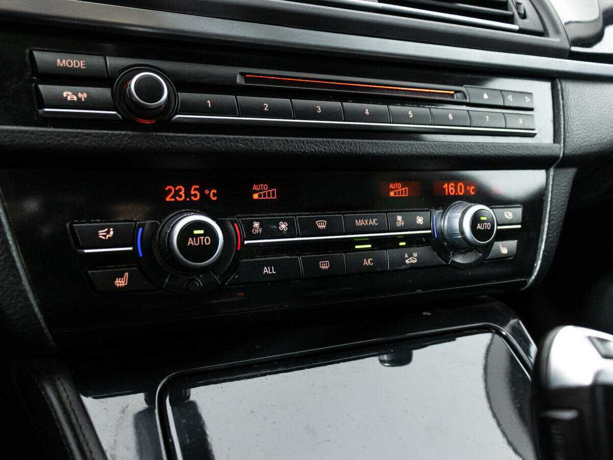 БМВ 5 серии б/у, 2012, Автоматическая. Фото: #17