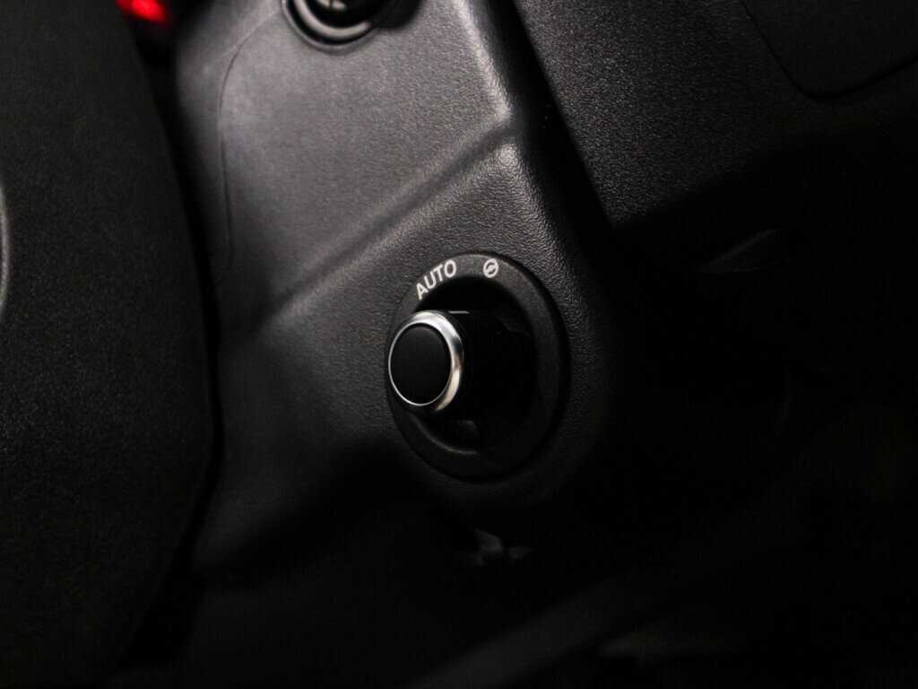 Лэнд Ровер Дискавери б/у, 2016, Автоматическая. Фото: #21