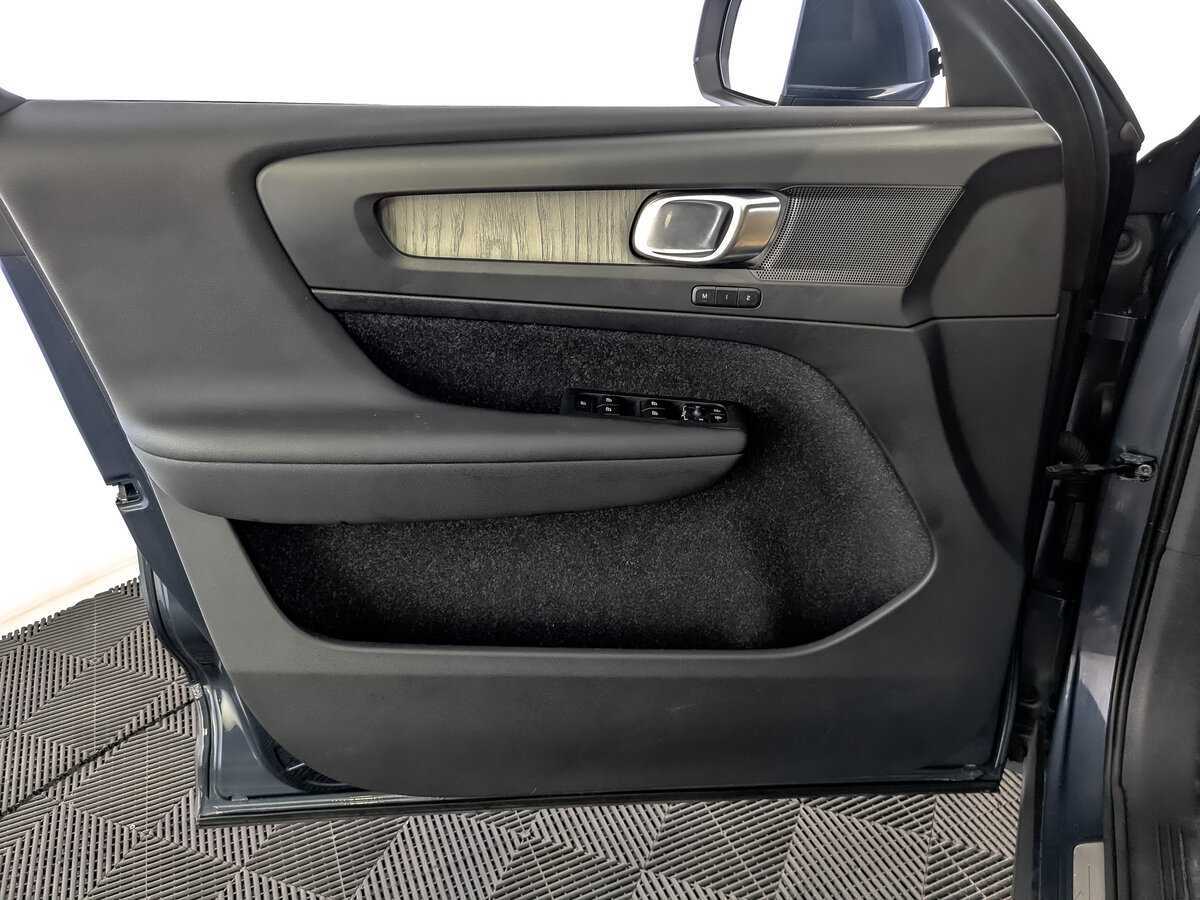 Вольво ИксЦ40 б/у, 2019, Автоматическая. Фото: #17