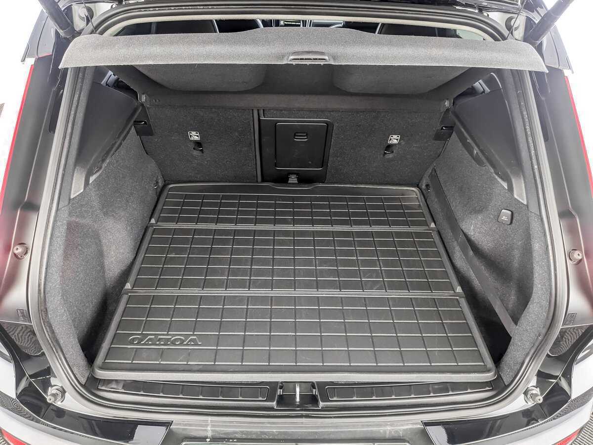 Вольво ИксЦ40 б/у, 2019, Автоматическая. Фото: #10