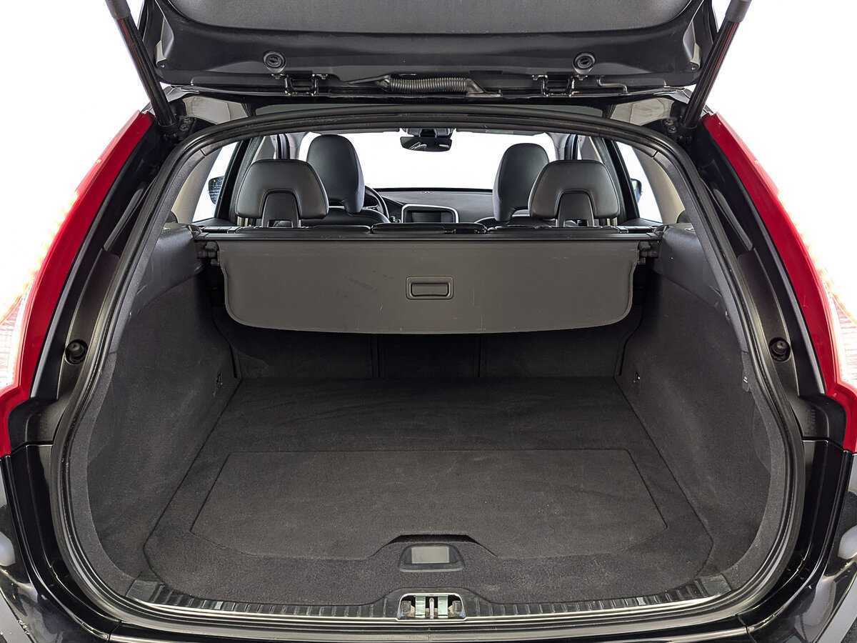 Вольво ИксЦ60 б/у, 2017, Автоматическая. Фото: #9