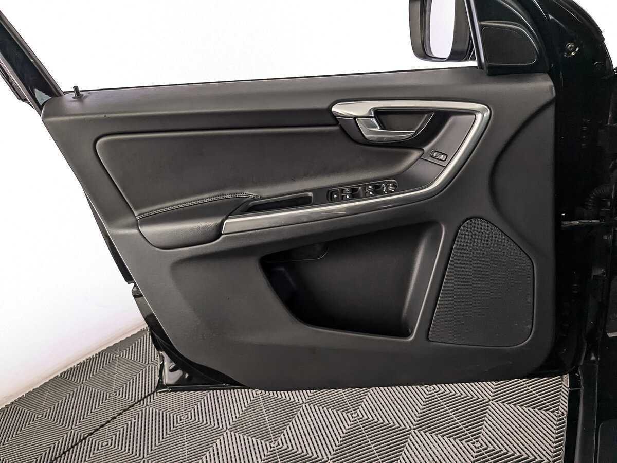 Вольво ИксЦ60 б/у, 2017, Автоматическая. Фото: #18