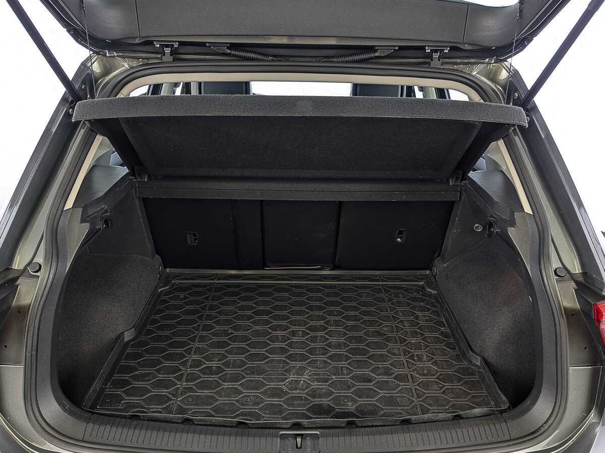 Volkswagen Tiguan б/у, 2021, Механическая. Фото: #9