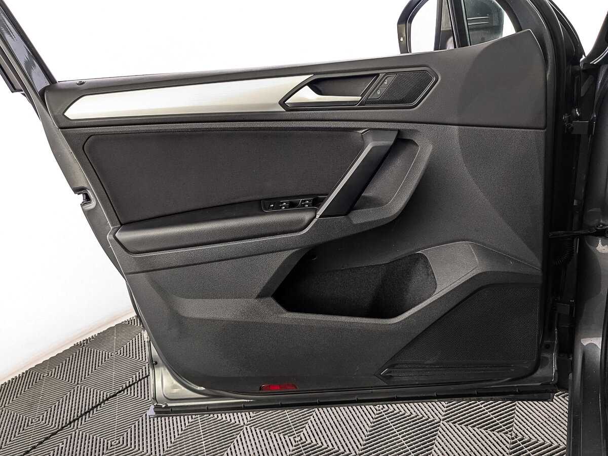 Volkswagen Tiguan б/у, 2021, Механическая. Фото: #16