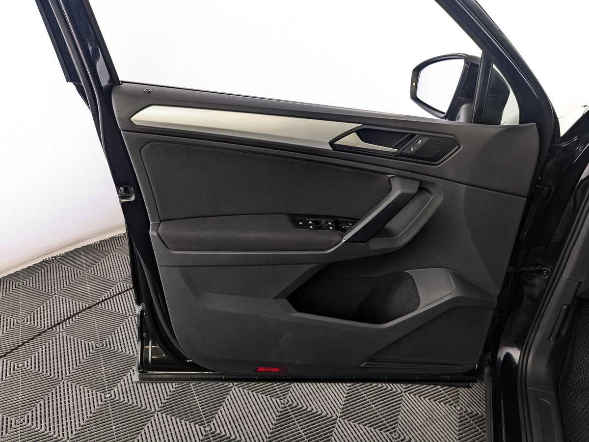 Volkswagen Tiguan б/у, 2021, Роботизированная. Фото: #18