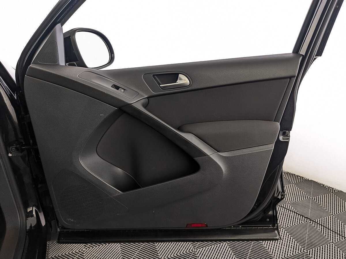 Volkswagen Tiguan б/у, 2015, Роботизированная. Фото: #23