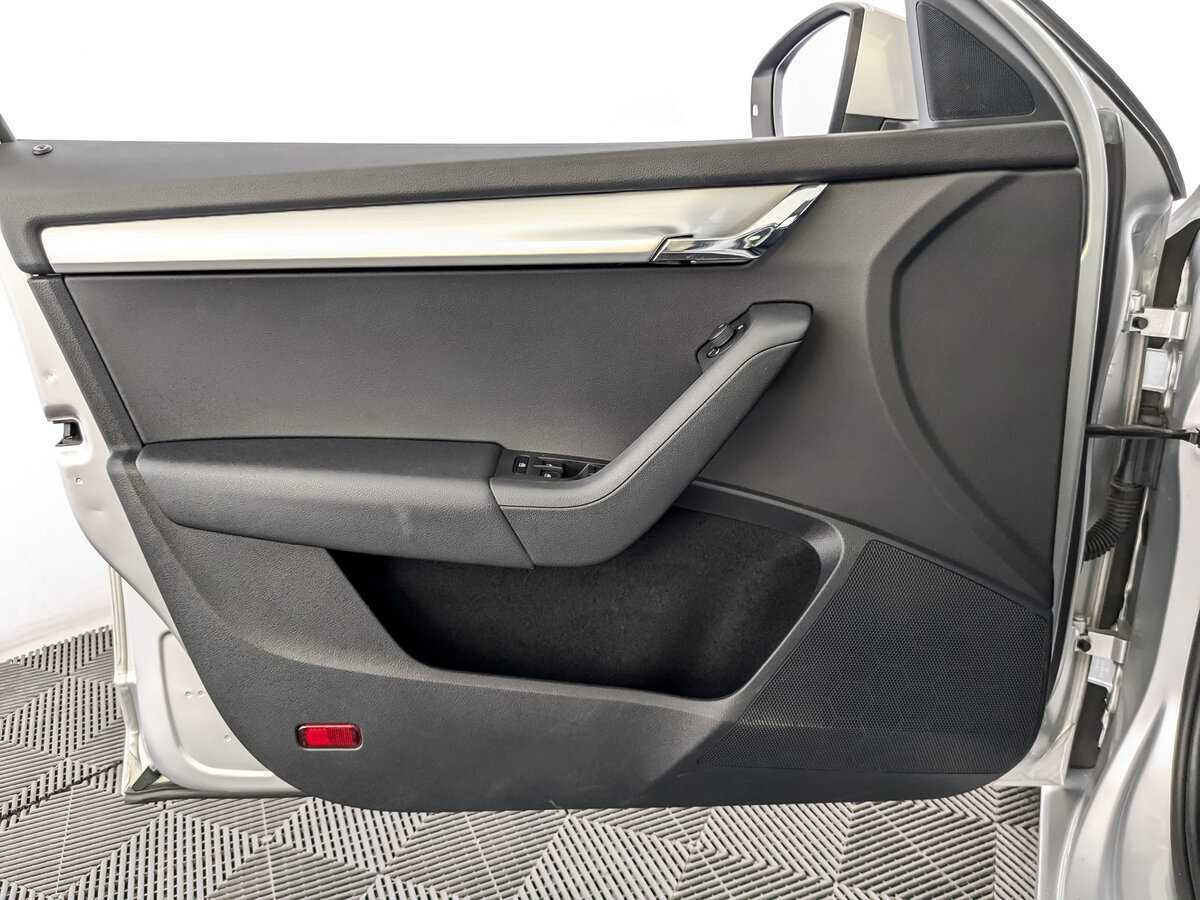 Шкода Октавия б/у, 2018, Роботизированная. Фото: #18