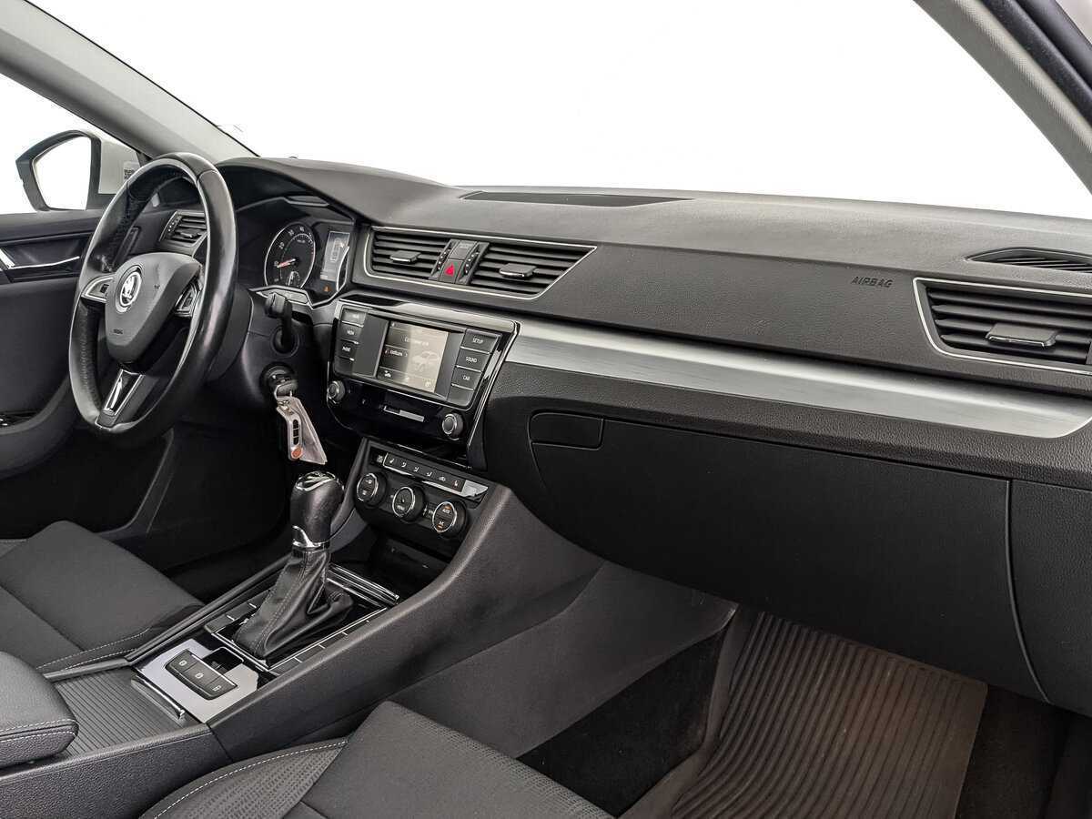 Skoda Superb б/у, 2017, Роботизированная. Фото: #12