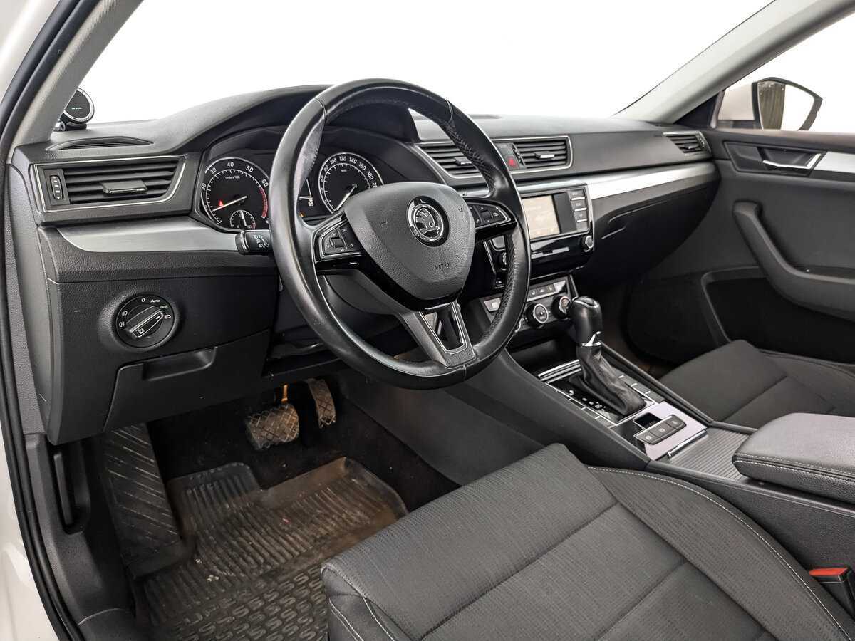 Skoda Superb б/у, 2017, Роботизированная. Фото: #14