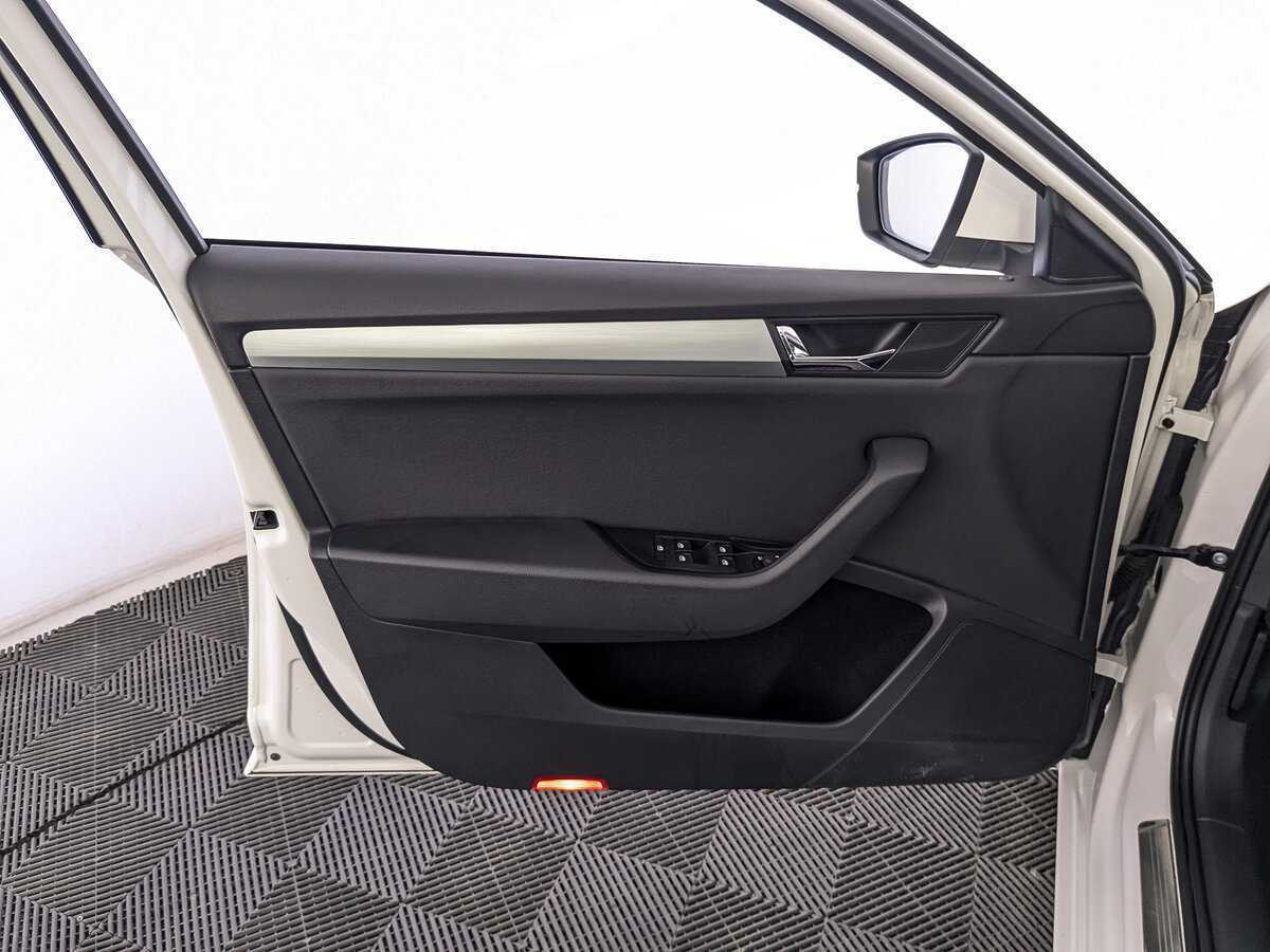 Skoda Superb б/у, 2017, Роботизированная. Фото: #16