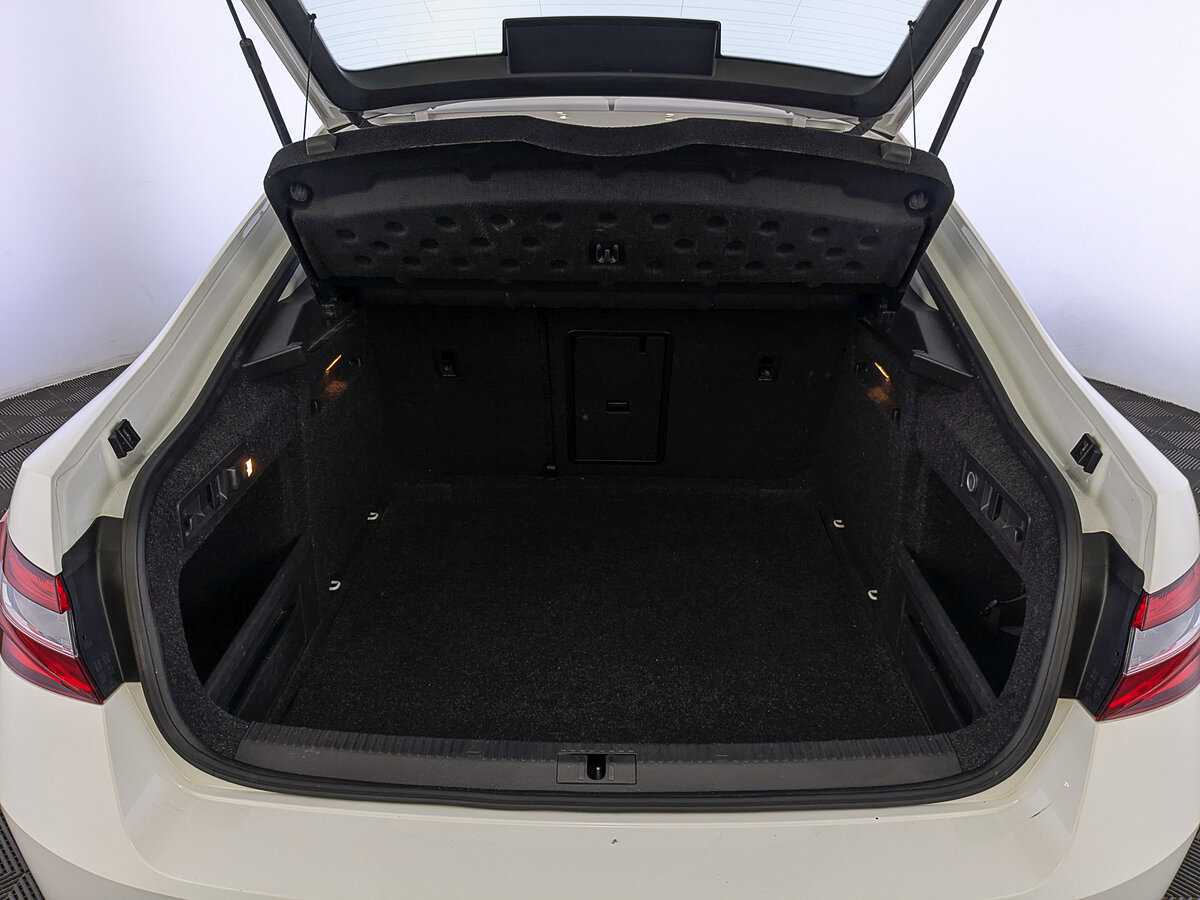 Skoda Superb б/у, 2017, Роботизированная. Фото: #9