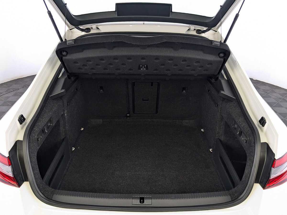 Skoda Superb б/у, 2018, Роботизированная. Фото: #9