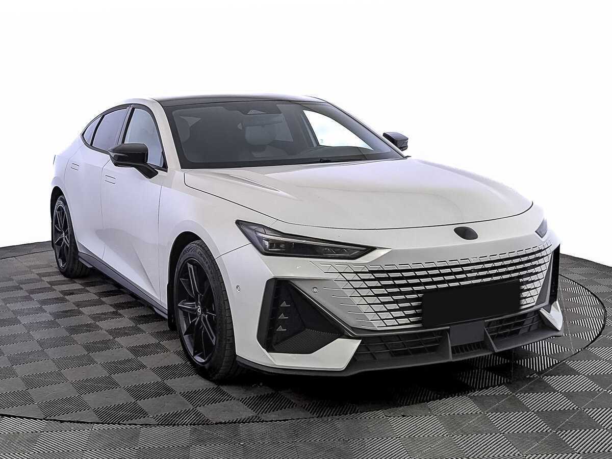 Чанган УНИ-В б/у, 2023, Роботизированная. Фото: #2