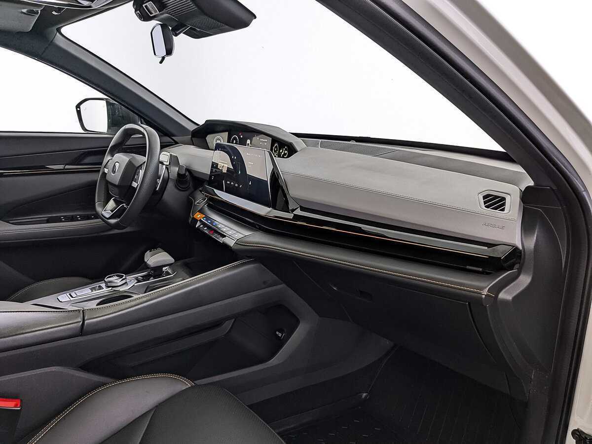 Чанган УНИ-В б/у, 2023, Роботизированная. Фото: #12