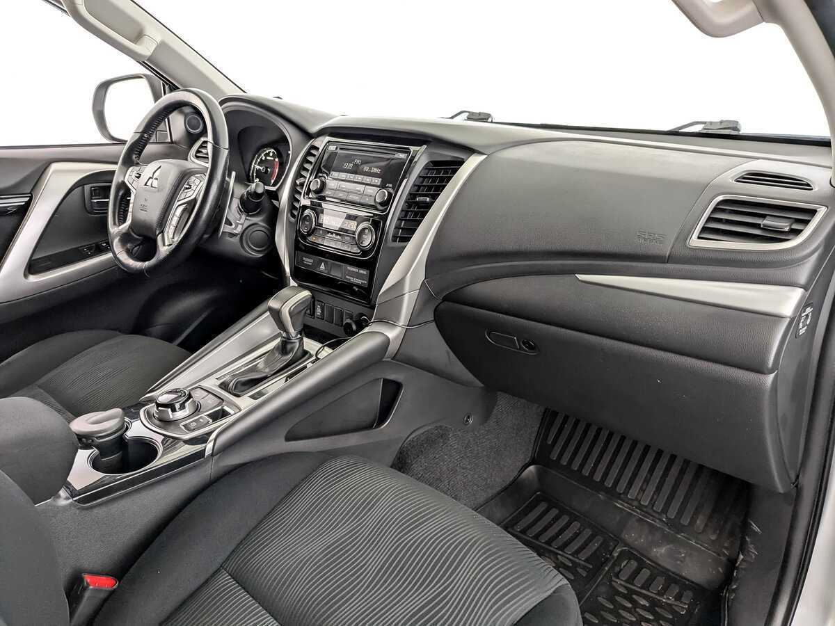 Митсубиши Паджеро Спорт б/у, 2018, Автоматическая. Фото: #10