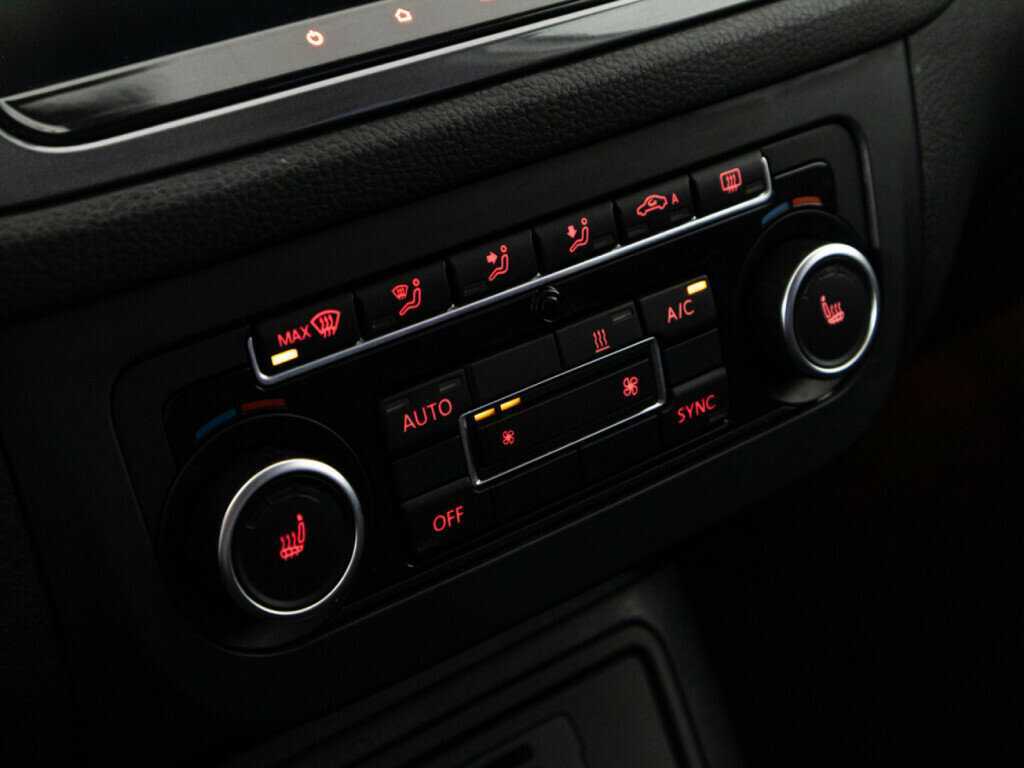 Volkswagen Tiguan б/у, 2012, Автоматическая. Фото: #17