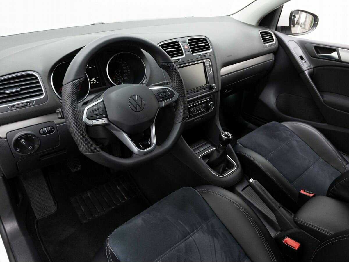 Volkswagen Golf б/у, 2012, Механическая. Фото: #6