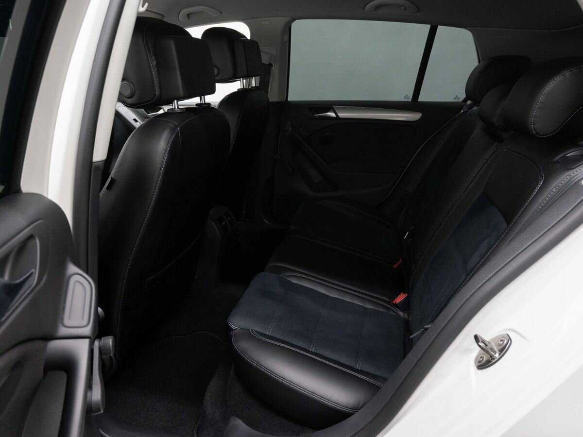 Volkswagen Golf б/у, 2012, Механическая. Фото: #8