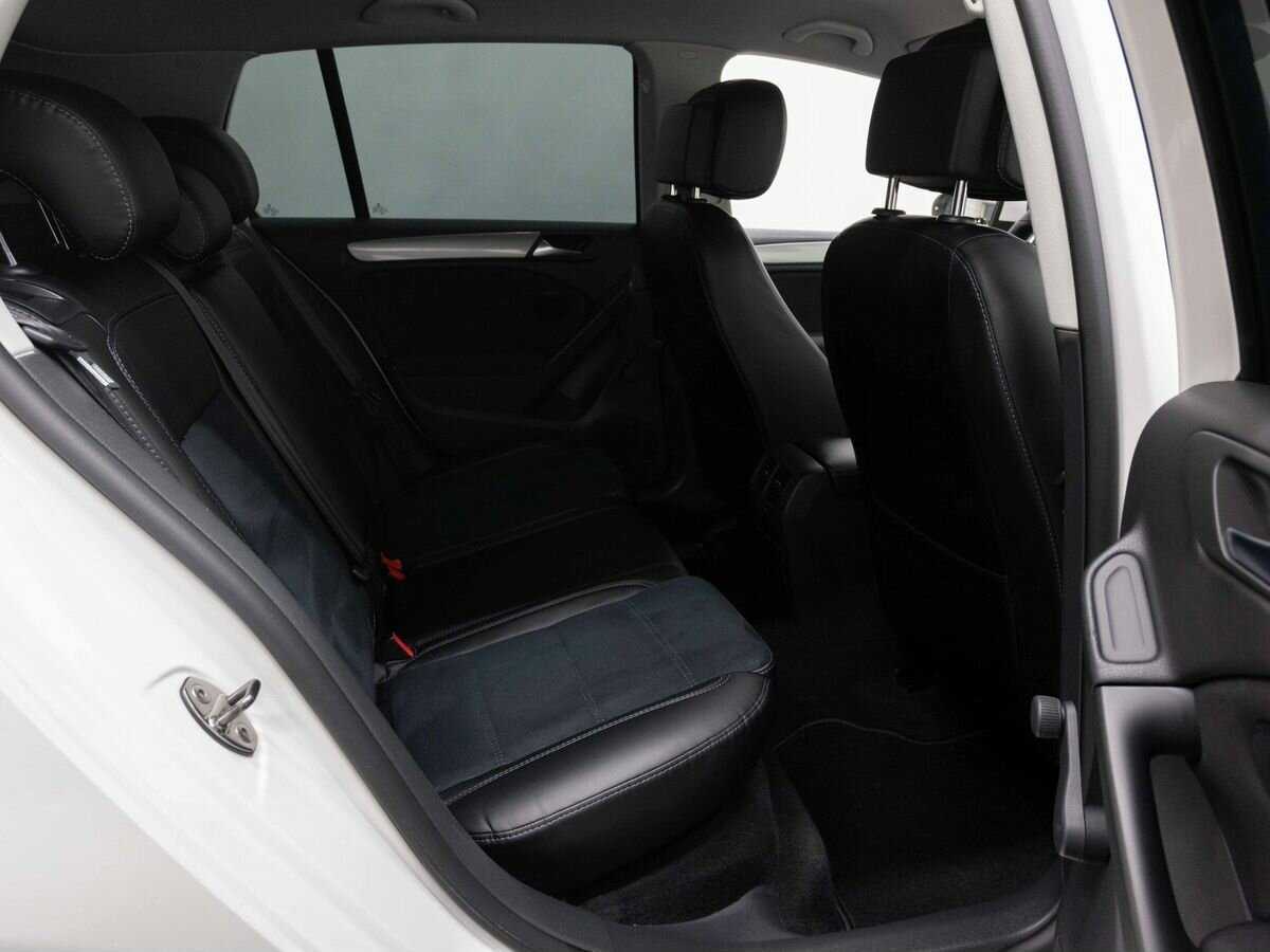 Volkswagen Golf б/у, 2012, Механическая. Фото: #9