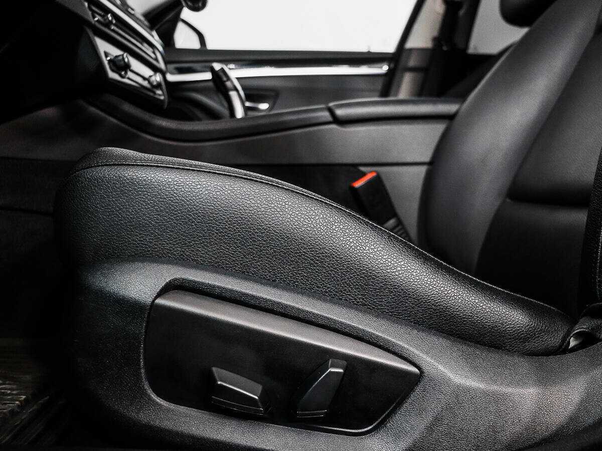 БМВ 5 серии б/у, 2014, Автоматическая. Фото: #9